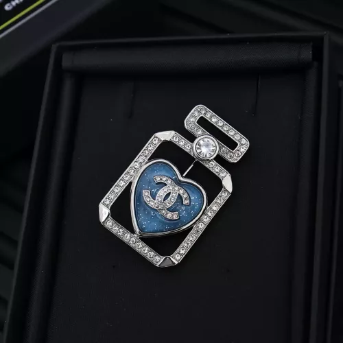 Chanel Brooches For Women #1352478 $27.00 USD, Wholesale Replica Chanel Brooches