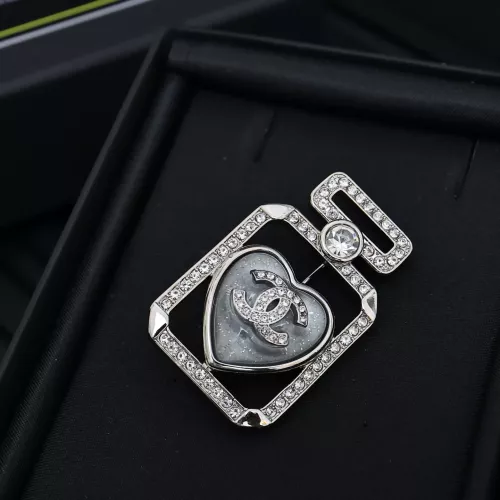 Chanel Brooches For Women #1352479 $27.00 USD, Wholesale Replica Chanel Brooches