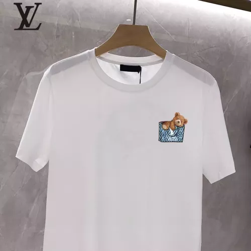 Replica Louis Vuitton LV T-Shirts Short Sleeved For Unisex #1353651 $25.00 USD for Wholesale
