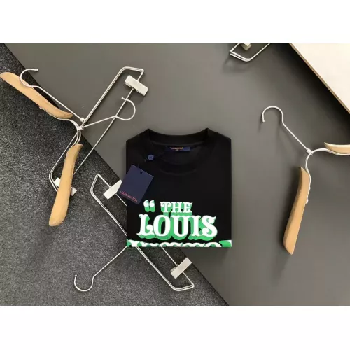 Replica Louis Vuitton LV T-Shirts Short Sleeved For Men #1354285 $40.00 USD for Wholesale
