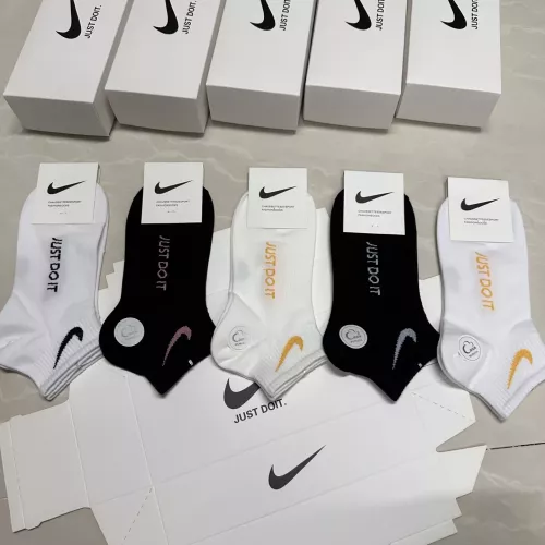 Replica Nike Socks For Women #1360321 $25.00 USD for Wholesale