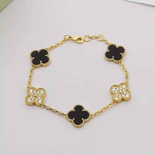 Van Cleef &amp; Arpels Bracelets For Women #1371322 $29.00 USD, Wholesale Replica Van Cleef &amp; Arpels Bracelets