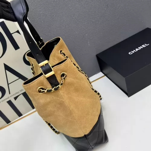 Replica Chanel AAA Quality Shoulder Bags For Women #1372007 $96.00 USD for Wholesale