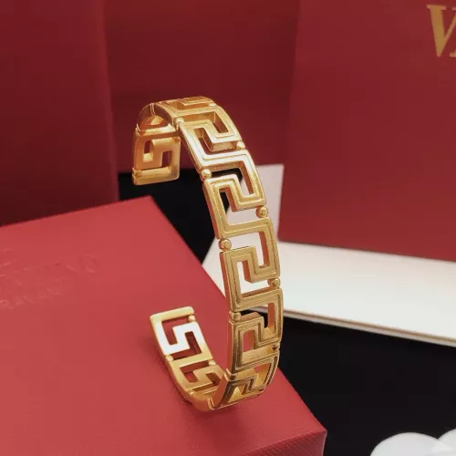 Versace Bracelets #1373093 $32.00 USD, Wholesale Replica Versace Bracelets