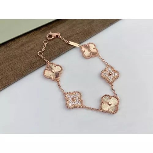 Van Cleef &amp; Arpels Bracelets For Women #1373142 $34.00 USD, Wholesale Replica Van Cleef &amp; Arpels Bracelets