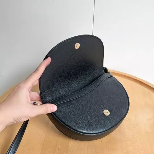 Replica Gucci AAA Quality Messenger Bags For Women #1382102 $64.00 USD for Wholesale