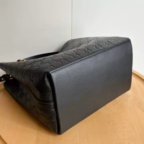 Replica Gucci AAA Quality Messenger Bags For Women #1384155 $98.00 USD for Wholesale