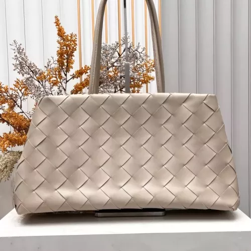 Replica Bottega Veneta BV AAA Quality Shoulder Bags For Women #1387931 $108.00 USD for Wholesale