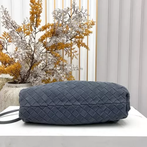 Replica Bottega Veneta BV AAA Quality Messenger Bags For Women #1388023 $112.00 USD for Wholesale