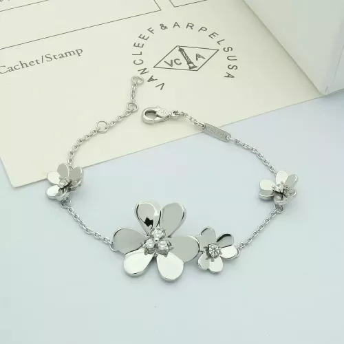 Van Cleef &amp; Arpels Bracelets For Women #1390136 $27.00 USD, Wholesale Replica Van Cleef &amp; Arpels Bracelets