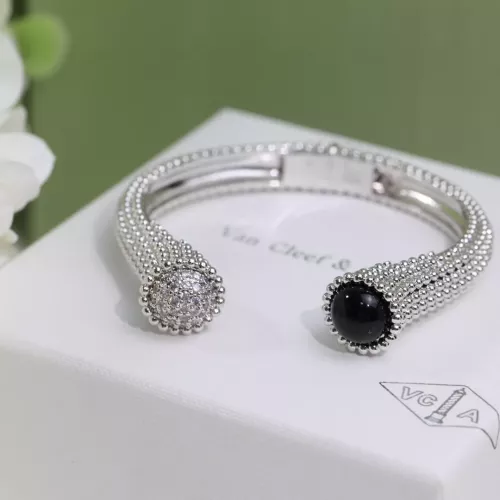 Van Cleef &amp; Arpels Bracelets For Women #1390410 $39.00 USD, Wholesale Replica Van Cleef &amp; Arpels Bracelets