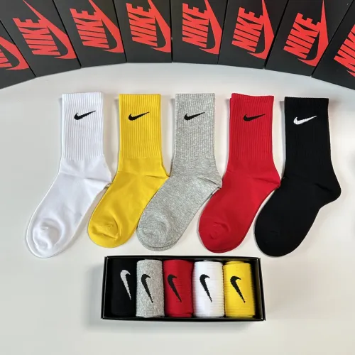 Nike Socks #1391087 $29.00 USD, Wholesale Replica Nike Socks