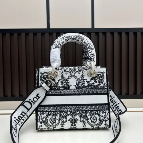 Replica Christian Dior AAA Quality Handbags For Women #1393618 $112.00 USD for Wholesale