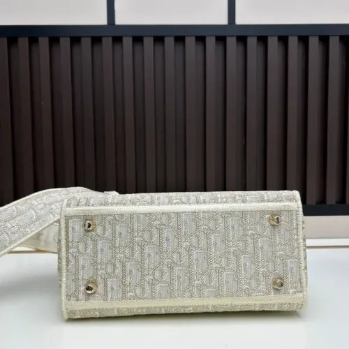 Replica Christian Dior AAA Quality Handbags For Women #1393622 $112.00 USD for Wholesale