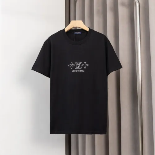 Replica Louis Vuitton LV T-Shirts Short Sleeved For Men #1395896 $36.00 USD for Wholesale