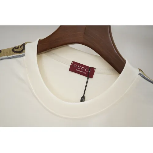 Replica Gucci T-Shirts Short Sleeved For Unisex #1395936 $32.00 USD for Wholesale