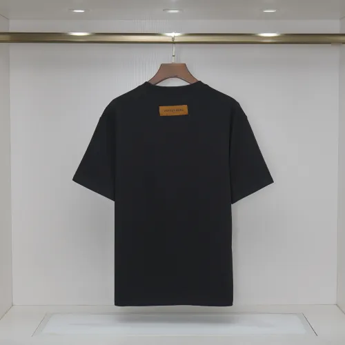 Replica Louis Vuitton LV T-Shirts Short Sleeved For Unisex #1395939 $36.00 USD for Wholesale