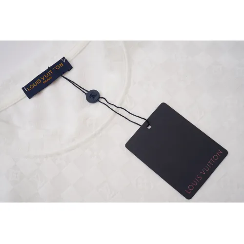 Replica Louis Vuitton LV T-Shirts Short Sleeved For Unisex #1395940 $29.00 USD for Wholesale