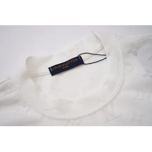 Replica Louis Vuitton LV T-Shirts Short Sleeved For Unisex #1395942 $29.00 USD for Wholesale