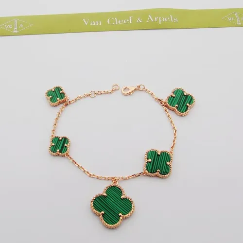 Van Cleef &amp;amp; Arpels Bracelets For Women #1397717 $32.00 USD, Wholesale Replica Van Cleef &amp;amp; Arpels Bracelets
