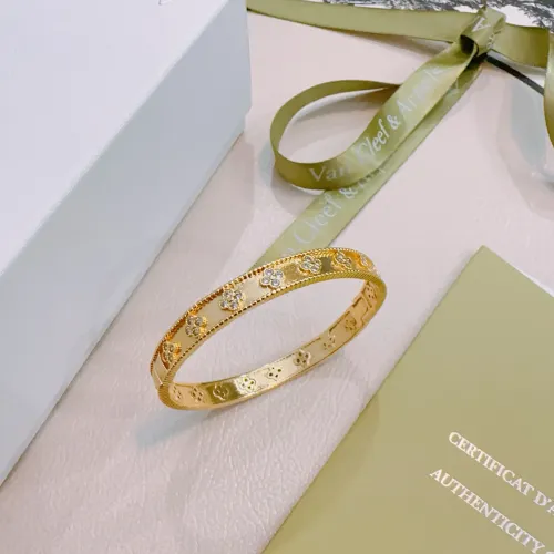 Replica Van Cleef & Arpels Bracelets #1398395 $39.00 USD for Wholesale