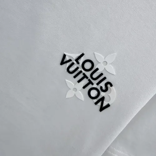 Replica Louis Vuitton LV T-Shirts Short Sleeved For Unisex #1399877 $40.00 USD for Wholesale