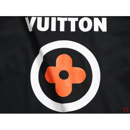 Replica Louis Vuitton LV T-Shirts Short Sleeved For Unisex #1404299 $42.00 USD for Wholesale