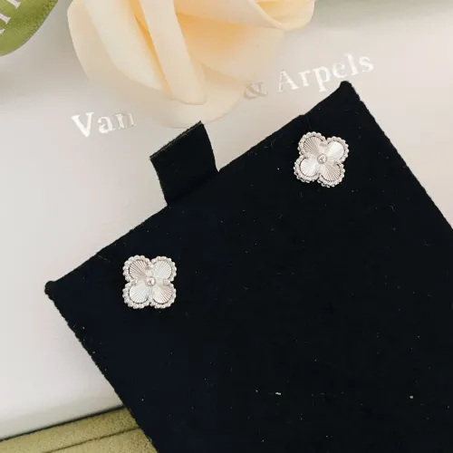 Replica Van Cleef & Arpels Earrings For Women #1406543 $25.00 USD for Wholesale