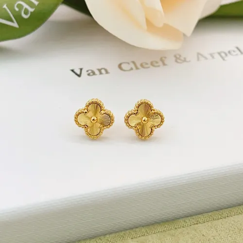 Van Cleef &amp; Arpels Earrings For Women #1406545 $25.00 USD, Wholesale Replica Van Cleef &amp; Arpels Earrings