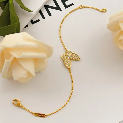 Replica Van Cleef & Arpels Bracelets For Women #1406610 $25.00 USD for Wholesale