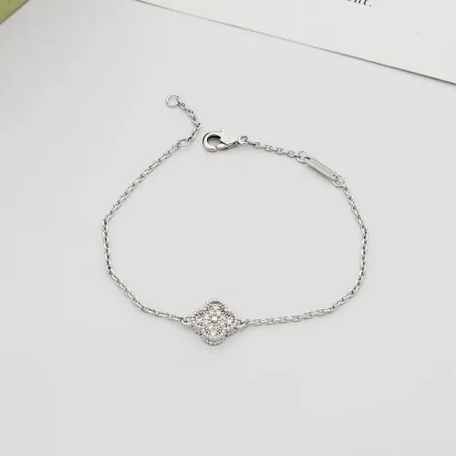 Van Cleef &amp; Arpels Bracelets For Women #1406612 $23.00 USD, Wholesale Replica Van Cleef &amp; Arpels Bracelets
