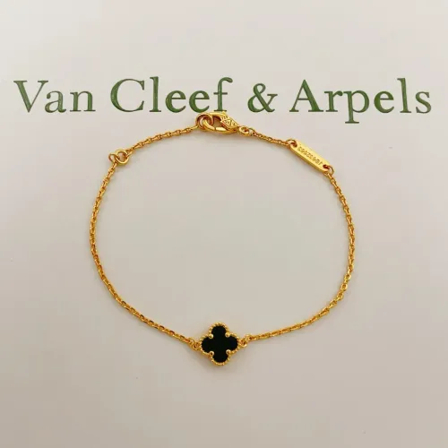 Van Cleef &amp; Arpels Bracelets For Women #1406623 $25.00 USD, Wholesale Replica Van Cleef &amp; Arpels Bracelets