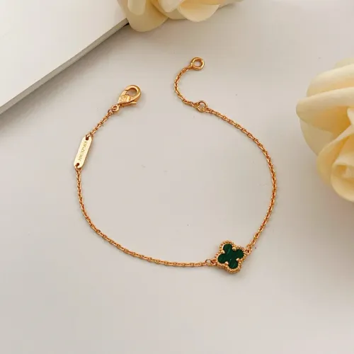 Van Cleef &amp; Arpels Bracelets For Women #1406630 $25.00 USD, Wholesale Replica Van Cleef &amp; Arpels Bracelets