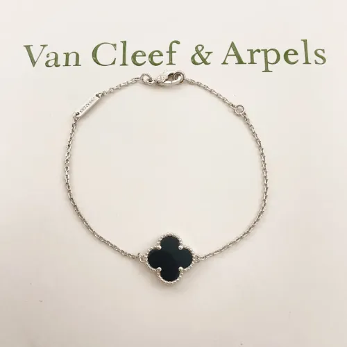 Van Cleef &amp; Arpels Bracelets For Women #1406641 $25.00 USD, Wholesale Replica Van Cleef &amp; Arpels Bracelets