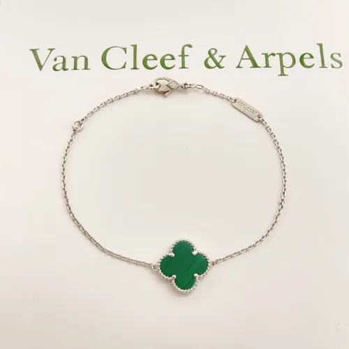 Van Cleef &amp; Arpels Bracelets For Women #1406647 $25.00 USD, Wholesale Replica Van Cleef &amp; Arpels Bracelets