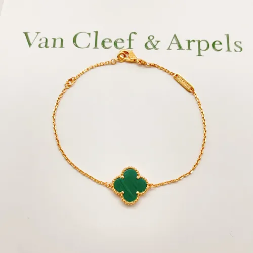 Van Cleef &amp; Arpels Bracelets For Women #1406648 $25.00 USD, Wholesale Replica Van Cleef &amp; Arpels Bracelets