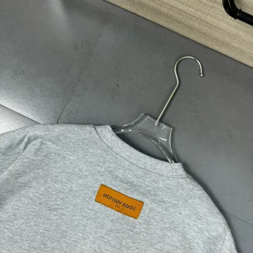 Replica Louis Vuitton LV T-Shirts Short Sleeved For Unisex #1410164 $32.00 USD for Wholesale