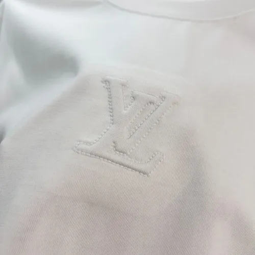 Replica Louis Vuitton LV T-Shirts Short Sleeved For Unisex #1411790 $45.00 USD for Wholesale
