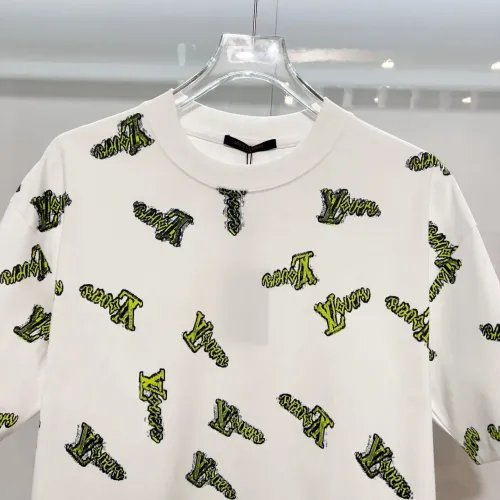 Replica Louis Vuitton LV T-Shirts Short Sleeved For Unisex #1411792 $45.00 USD for Wholesale