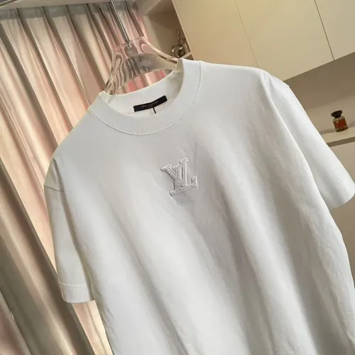 Replica Louis Vuitton LV T-Shirts Short Sleeved For Unisex #1411798 $48.00 USD for Wholesale