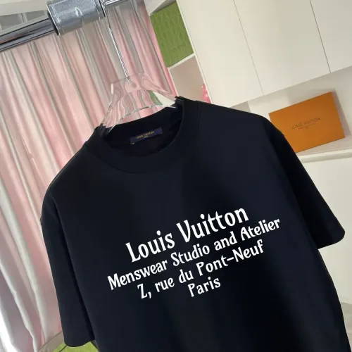 Replica Louis Vuitton LV T-Shirts Short Sleeved For Unisex #1411884 $42.00 USD for Wholesale