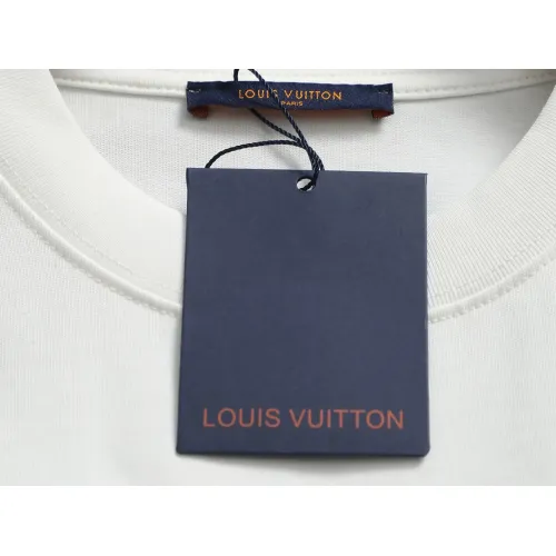 Replica Louis Vuitton LV T-Shirts Short Sleeved For Unisex #1412136 $52.00 USD for Wholesale