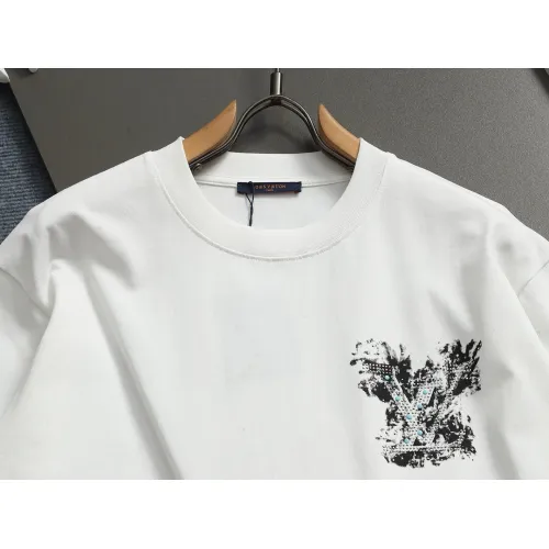 Replica Louis Vuitton LV T-Shirts Short Sleeved For Unisex #1412136 $52.00 USD for Wholesale