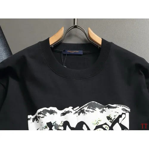 Replica Louis Vuitton LV T-Shirts Short Sleeved For Unisex #1412248 $45.00 USD for Wholesale