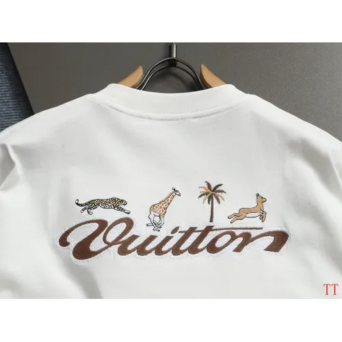 Replica Louis Vuitton LV T-Shirts Short Sleeved For Unisex #1412260 $48.00 USD for Wholesale