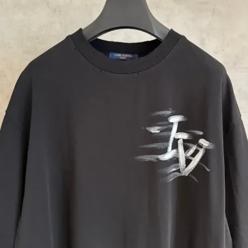Replica Louis Vuitton LV T-Shirts Short Sleeved For Unisex #1413891 $48.00 USD for Wholesale