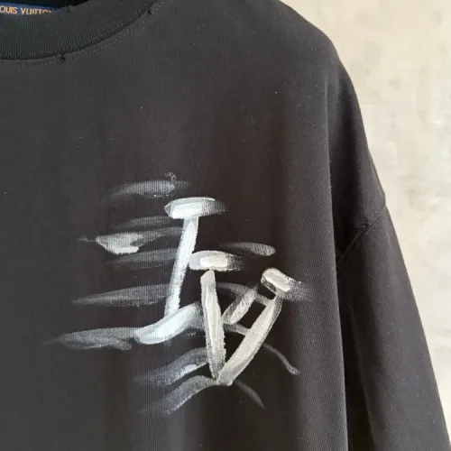 Replica Louis Vuitton LV T-Shirts Short Sleeved For Unisex #1413891 $48.00 USD for Wholesale