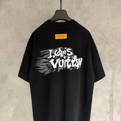 Replica Louis Vuitton LV T-Shirts Short Sleeved For Unisex #1413894 $52.00 USD for Wholesale
