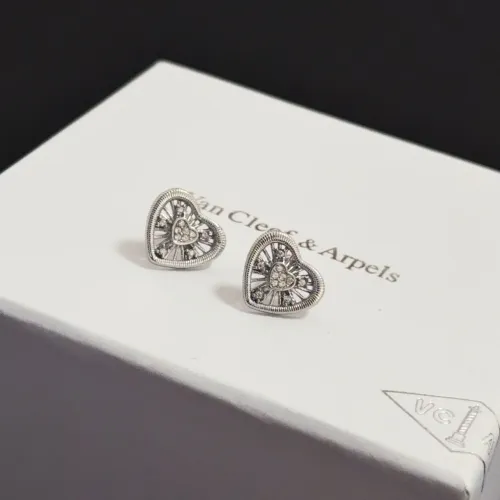 Van Cleef &amp; Arpels Earrings For Women #1413963 $36.00 USD, Wholesale Replica Van Cleef &amp; Arpels Earrings
