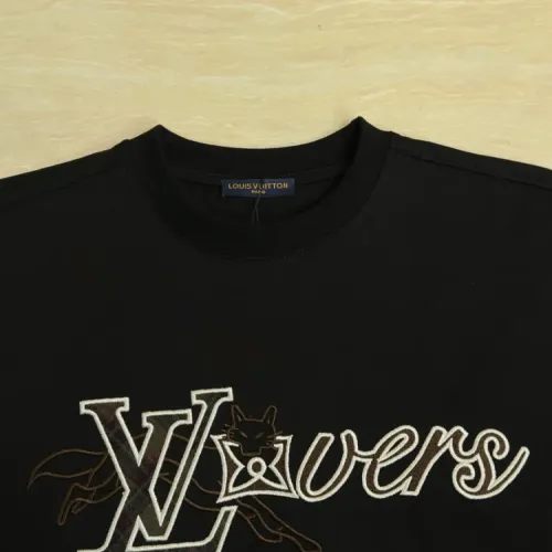 Replica Louis Vuitton LV T-Shirts Short Sleeved For Unisex #1414125 $41.00 USD for Wholesale